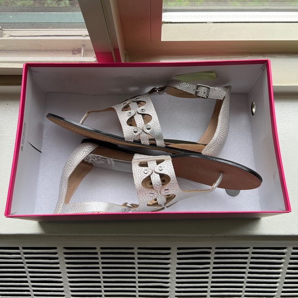 BRAND NEW!!! Size 6 Vince Camuto Sandals - Picture 8 of 9